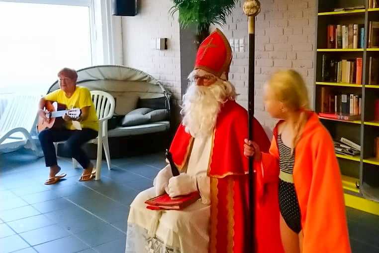 Der Nikolaus zu Besuch im Olympiabad